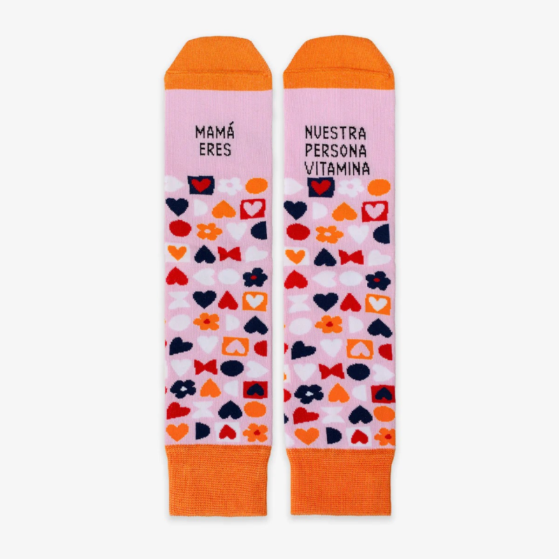 KIT TAZA + CALCETINES MAMÁ, ERES NUESTRA PERSONA VITAMINA UO
